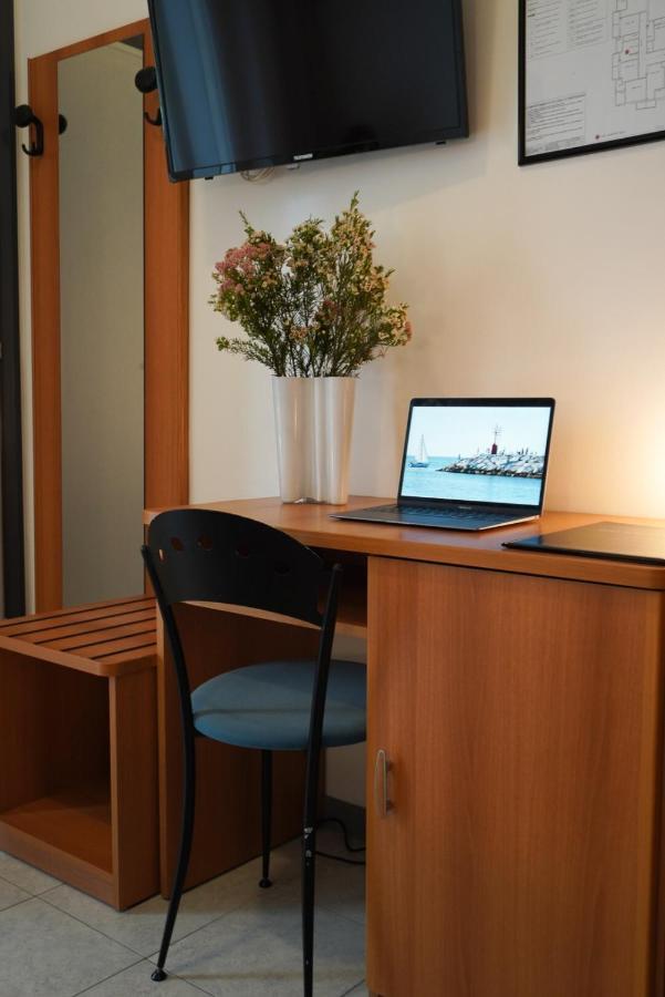 Hotel Sunset Rimini Ngoại thất bức ảnh
