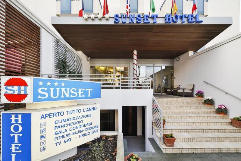Hotel Sunset Rimini Ngoại thất bức ảnh