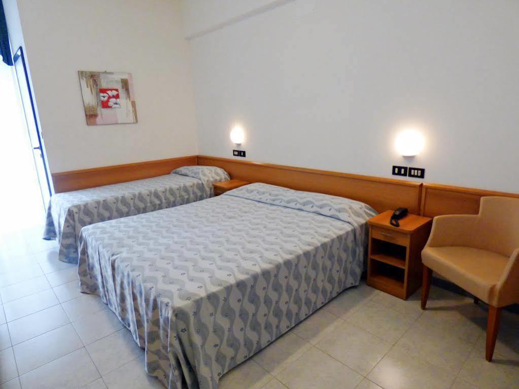 Hotel Sunset Rimini Ngoại thất bức ảnh